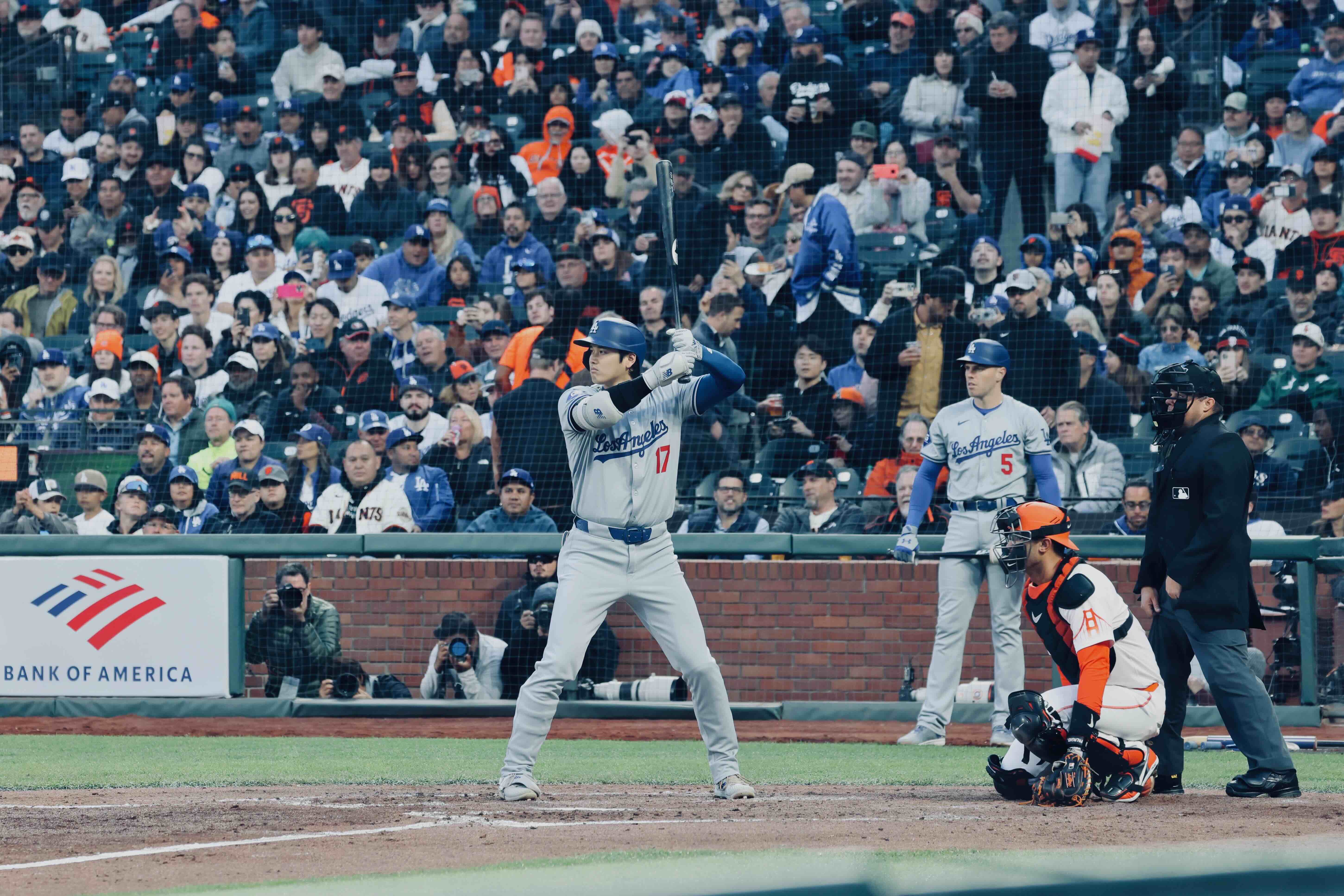 Shohei Ohtani (#17) at the plate — Dodgers vs Giants